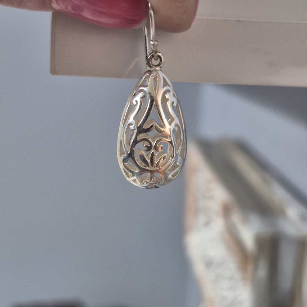 Chic Sterling Silver Teardrop Filigree Earrings - Picture 3 of 5